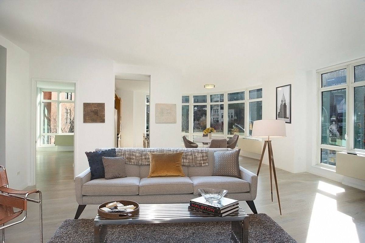 Prime Soho White Glove Sprawling & Light Filled Luxury Three Bedroom w Concierge, Gym Landscaped Garden & More