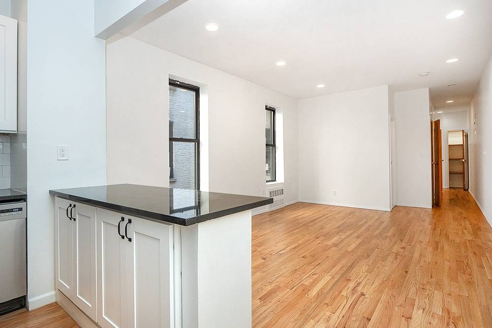 Sun-filled UES 3Bed/2Bath on Quiet St. 1 block from Central Park & Major Transportation, WD, DW, High Ceilings, Pets Allowed, Walk-up, NO FEE & 1 MONTH FREE