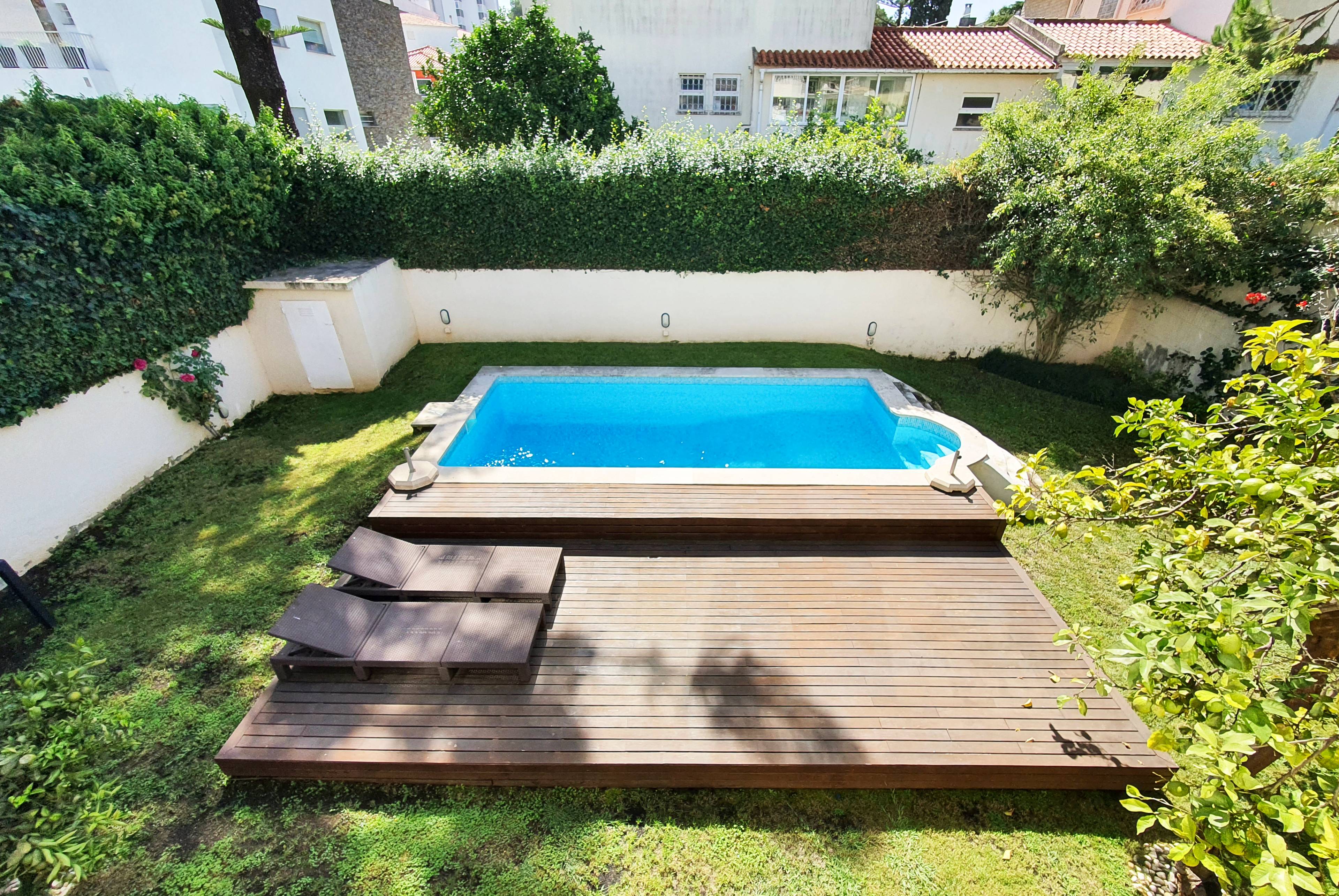 Villa with swimming pool in Bairro do Rosário | Refurbished in 2017