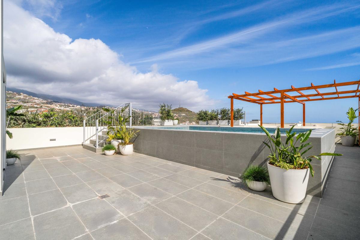 Private pool terrace lounge area