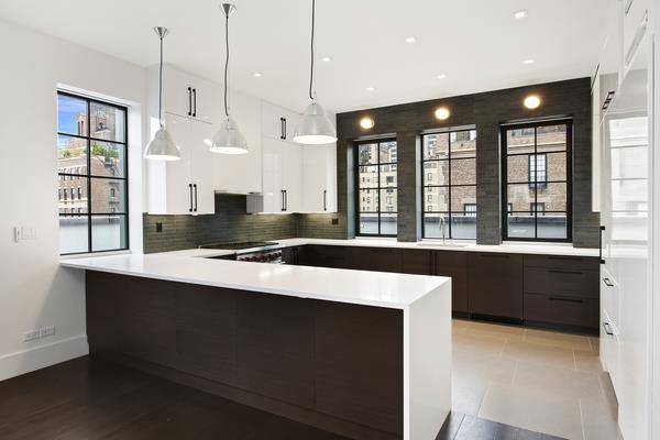 SPECTACULAR PENTHOUSE 4 BEDROOM APARTMENT IN LUXURY UPPER EAST SIDE BUILDING
