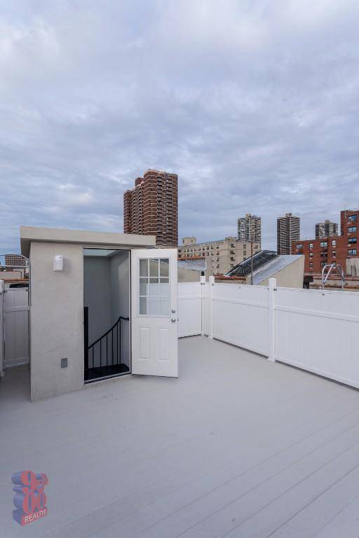 Lower East Side Penthouse offering 2 Months Free & No Fee