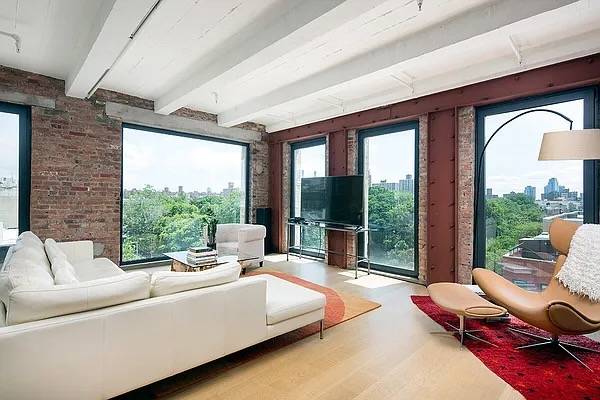 STUNNING FULL-FLOOR LOFT  FILLED WITH LIGHT THROUGHOUT VIA DUAL NORTH/EAST EXPOSURE