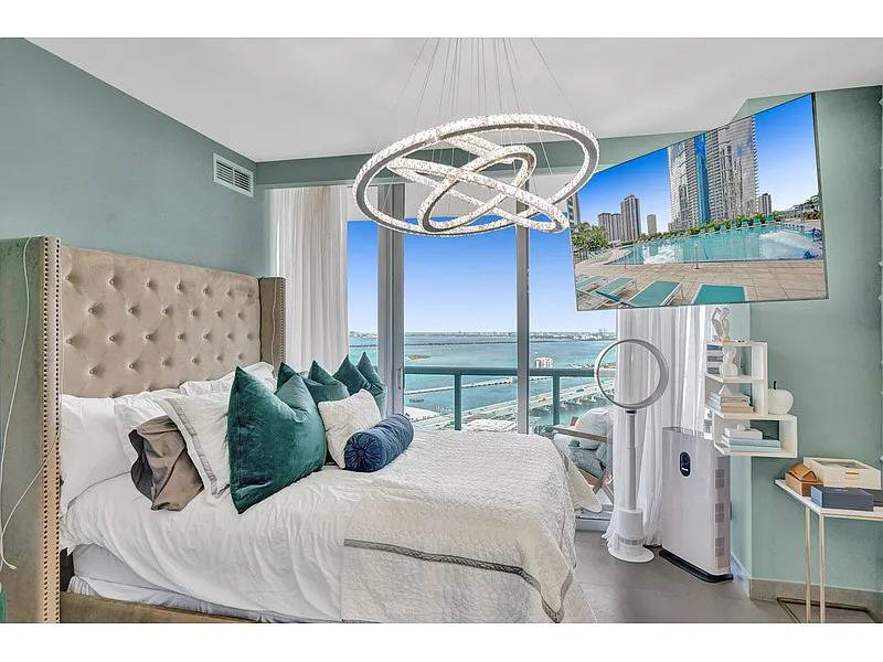 Miami Exclusive Waterfront Condo | 1 Bed | 1.5 Baths |