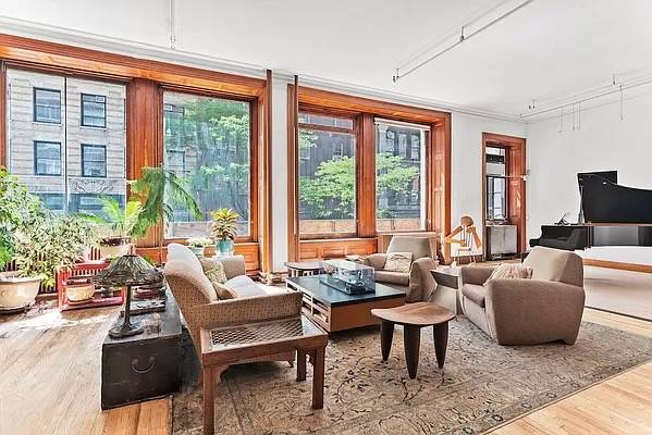 AUTHENTIC AND HUGE FULL-FLOOR LOFT IN THE HEART OF FLATIRON