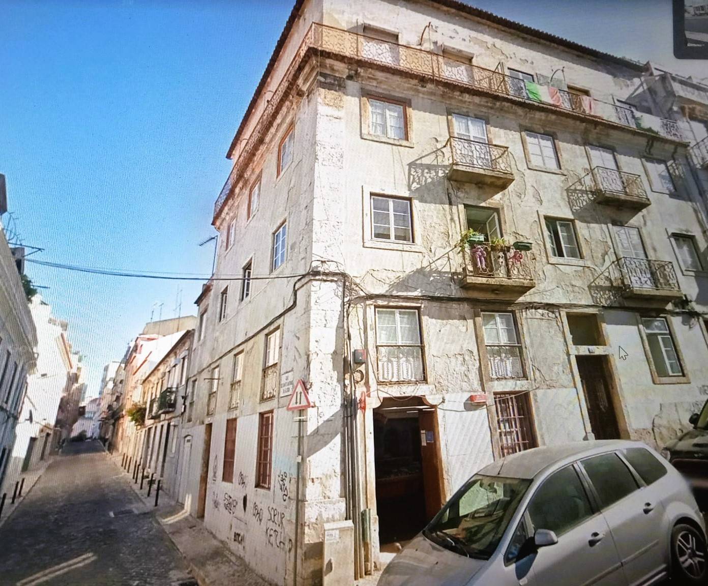 INVESTMENT OPPORTUNITY: BUILDING IN THE HEART OF LISBON FOR RESIDENCES OR LUXURY HOTEL PROJECT