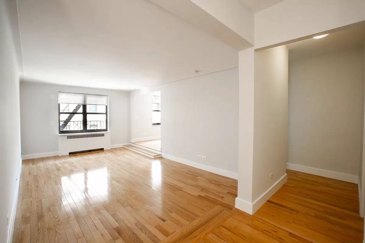 No Fee,  2 bed / 2 bath, Elevator Building with Views of Gramercy Park