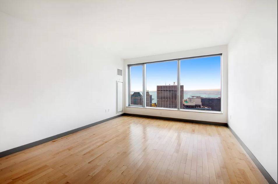 LUXURIOUS ONE BED/ONE BATH W/ HIGH CEILINGS, W/D IN UNIT FINANCIAL/SEAPORT DISTRICT!