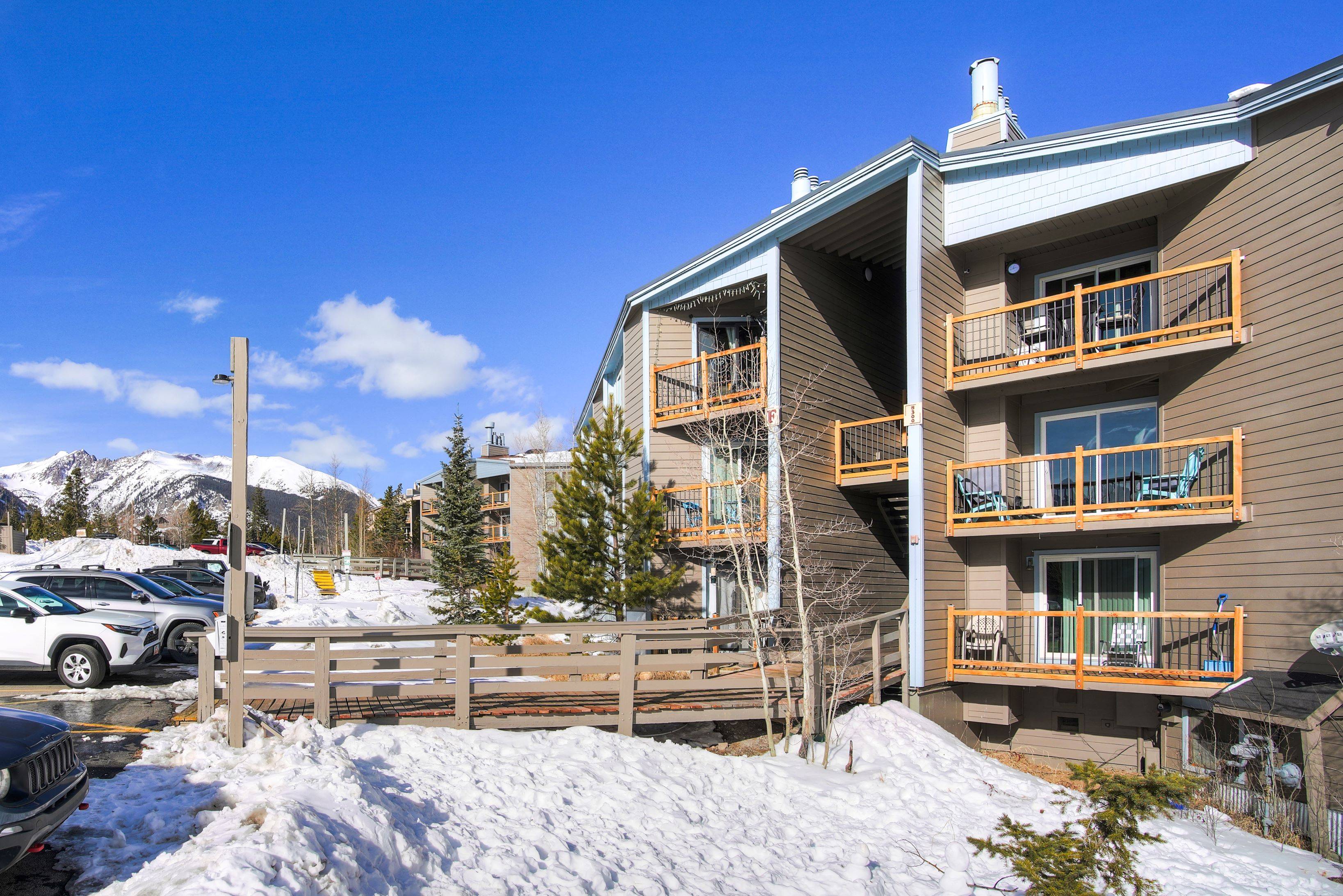 Mountain Condo for Sale - Close to 6 World Class Ski Resorts