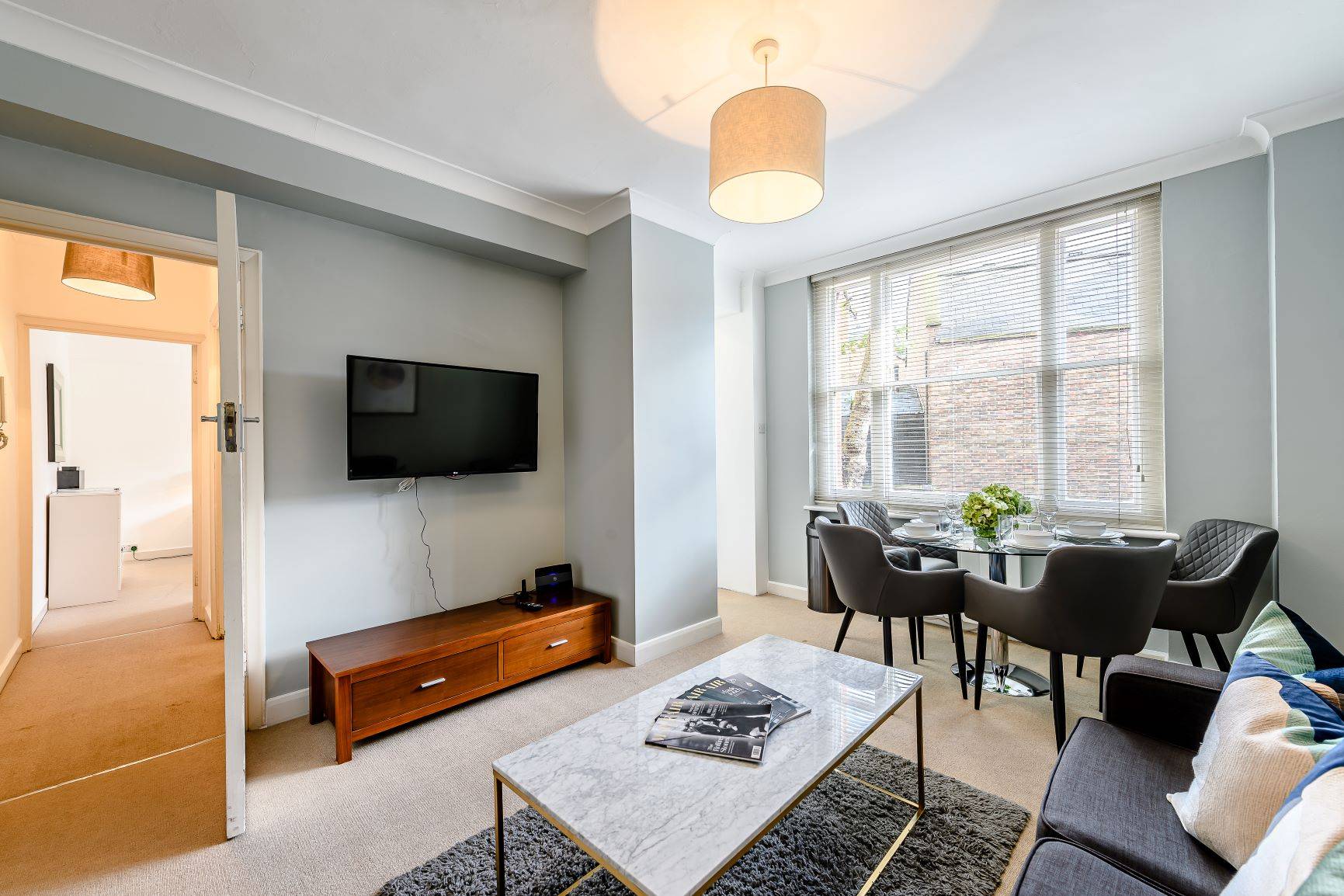 A modern one-bedroom apartment in the heart of Mayfair.  The apartment is over 438 sq ft with a large double bedroom, modern fitted bathroom, spacious reception room with rear facing views over Hay’s Mews.