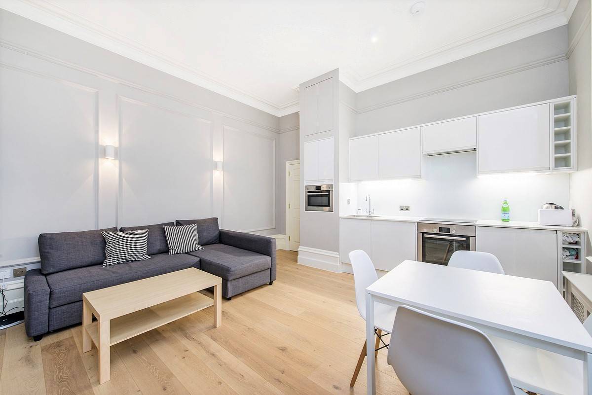 A Contemporary one-bedroom apartment in the heart of St. James's