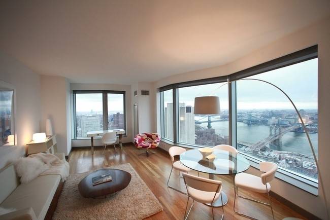 2 bed/2 bath Luxury Apartment, FiDi/Seaport, W/D in unit, Doorman, Great Views, Bright and Spacious