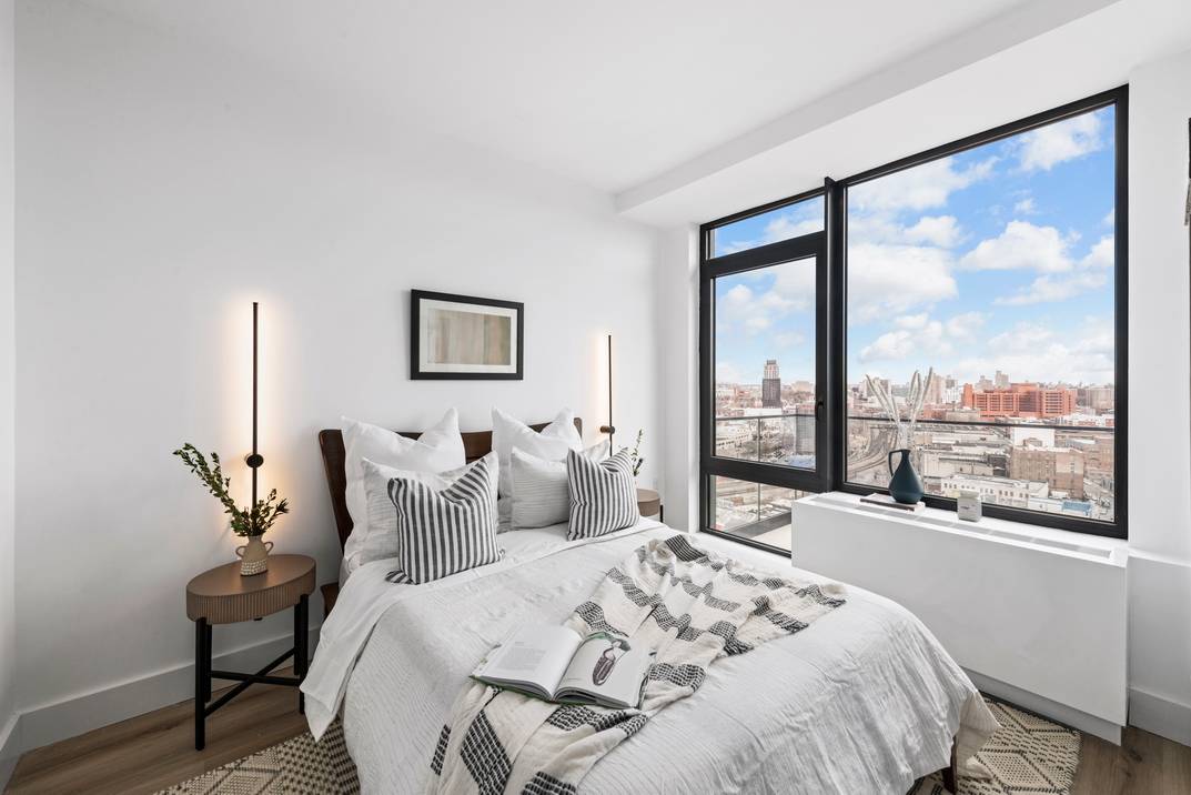 BRAND NEW, LUXURY 2 BED RENTAL AT THE ARCHES +NYC