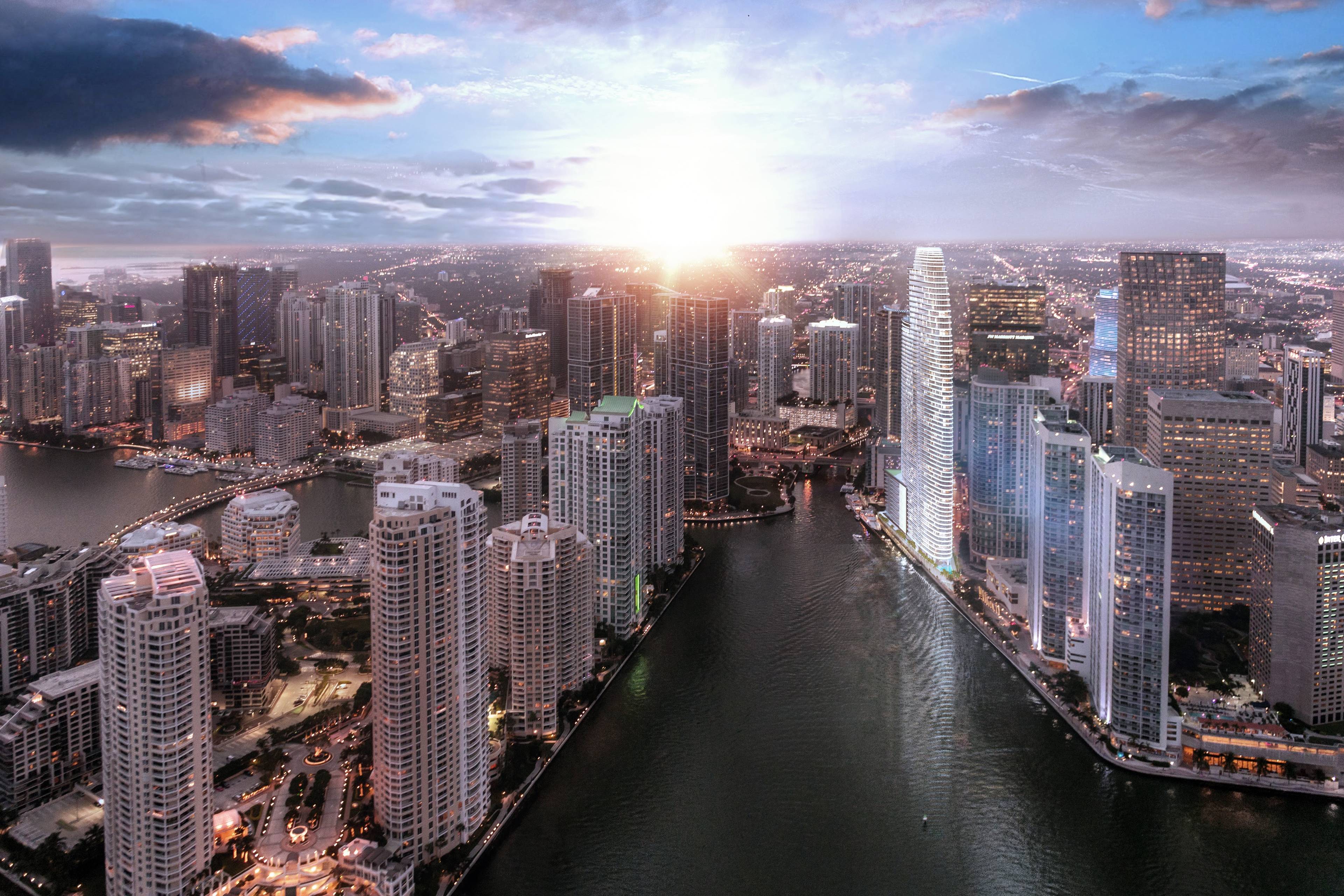 Experience Luxury Living with Coastal Beauty in Downtown Miami | 4 Beds | 4,5 Baths | 4350 sf