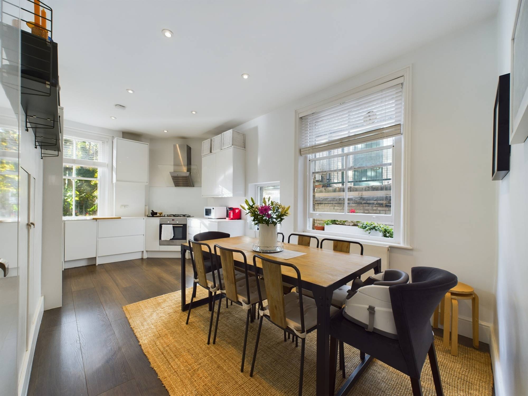 Charming and spacious 1-bedroom apartment in fashionable Maida Vale