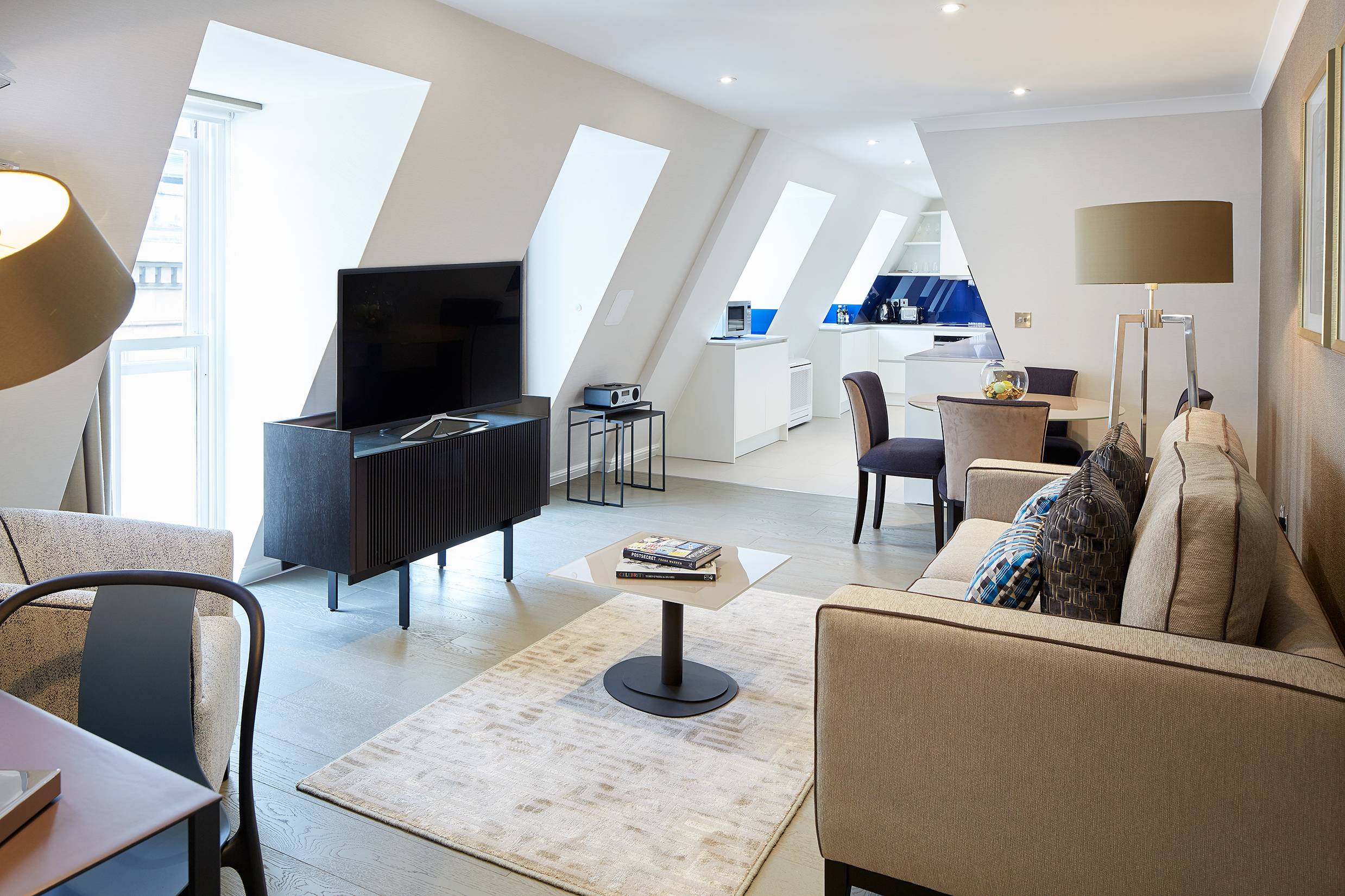 Luxury One-Bedroom Serviced Apartment with premium amenities in the heart of the City of London