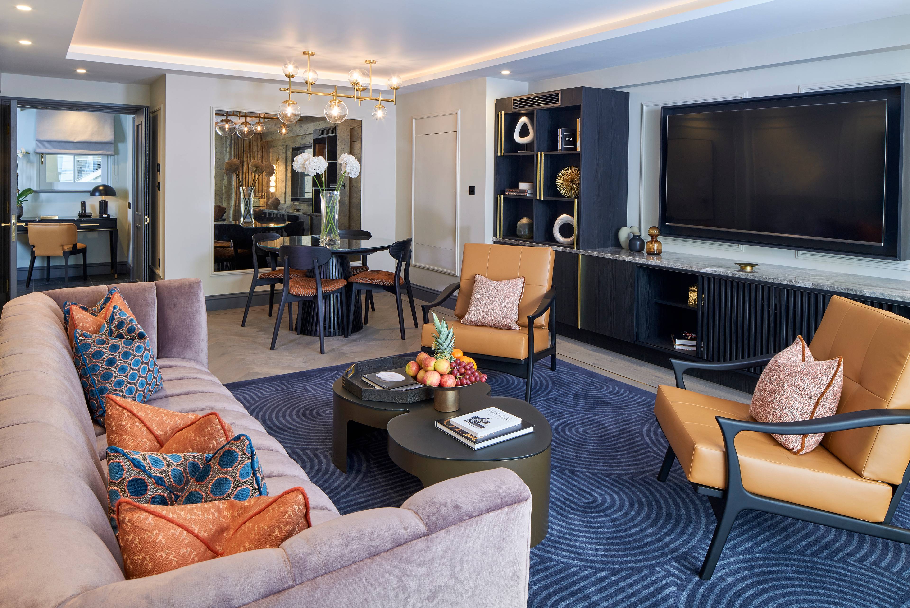 Newly Refurbished Deluxe First-Floor Two-Bedroom Apartment in a Palatial Kensington Residence with Spectacular Hyde Park Views and Luxury Amenities