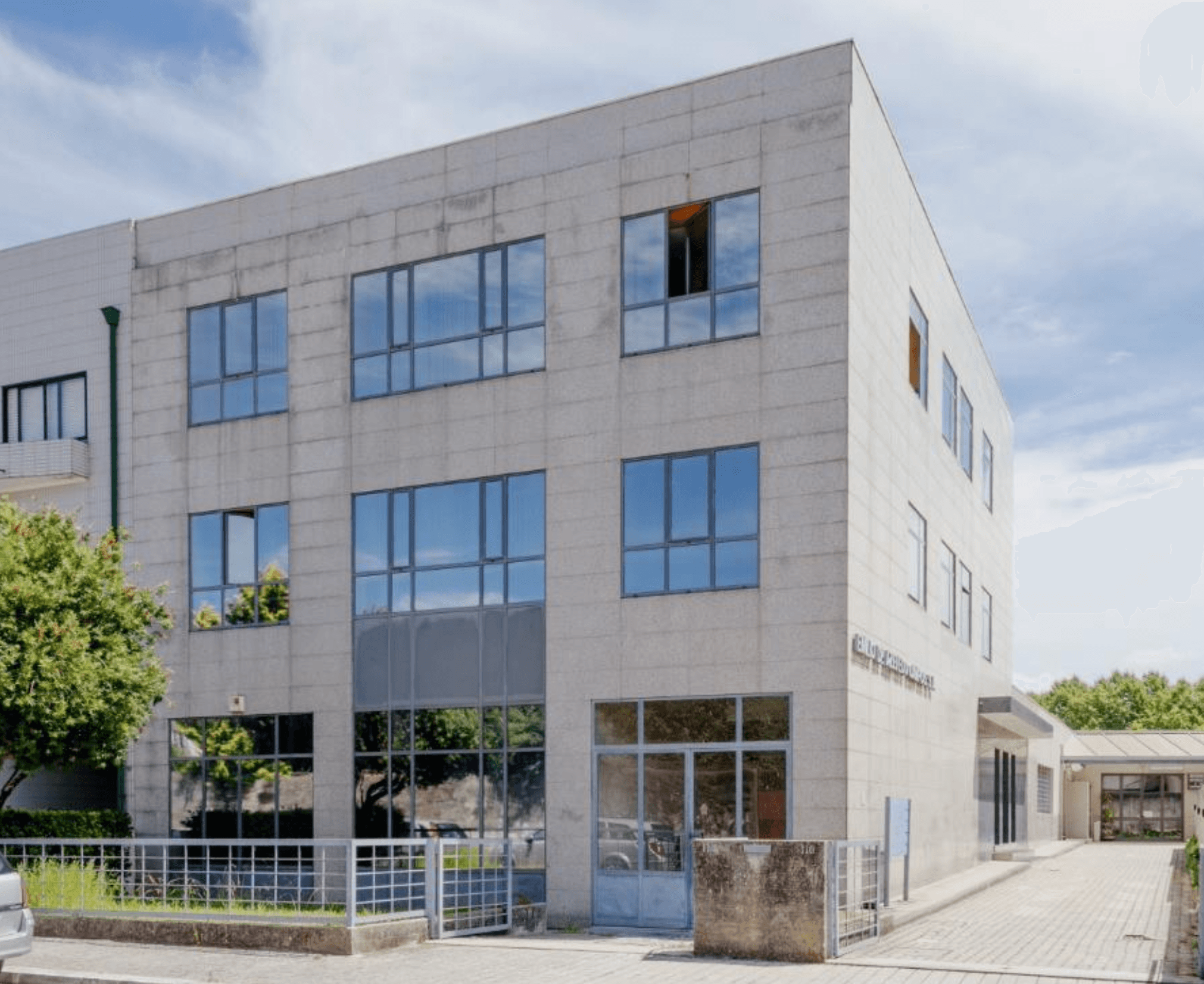 EXCLUSIVE OFFICE BUILDING | GREAT INVESTMENT OPPORTUNITY | PORTO, PORTUGAL