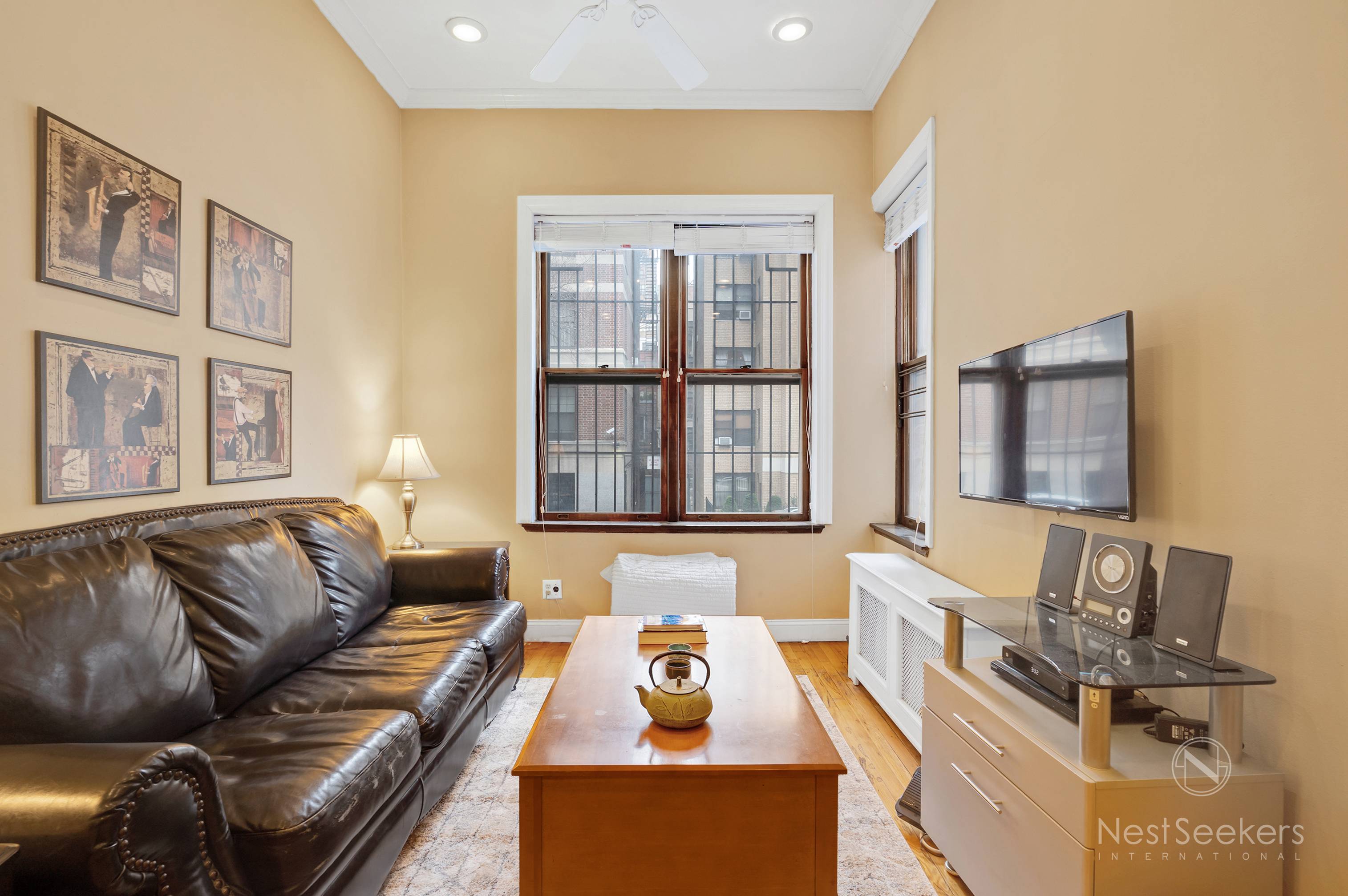 Furnished 1Br with High-Ceilings in a UWS Brownstone