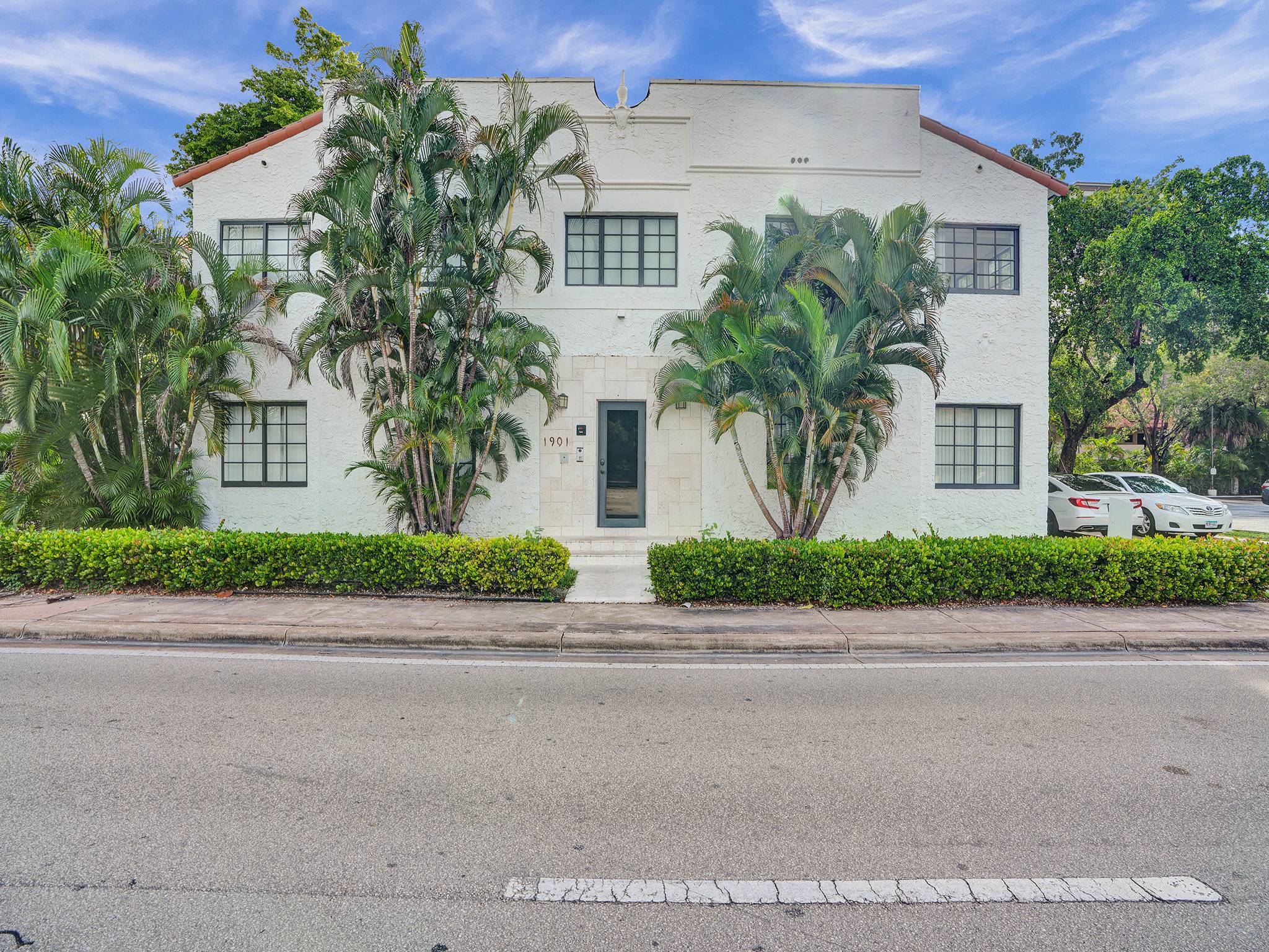 Cash-flowing Multifamily Building For Sale In Coral Gables