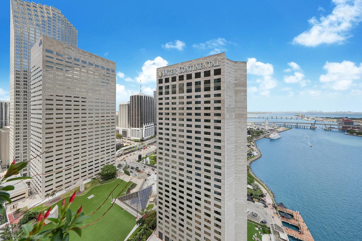 one-miami-east-3110-balcony-view-intercontinental-downtown-miami-port.