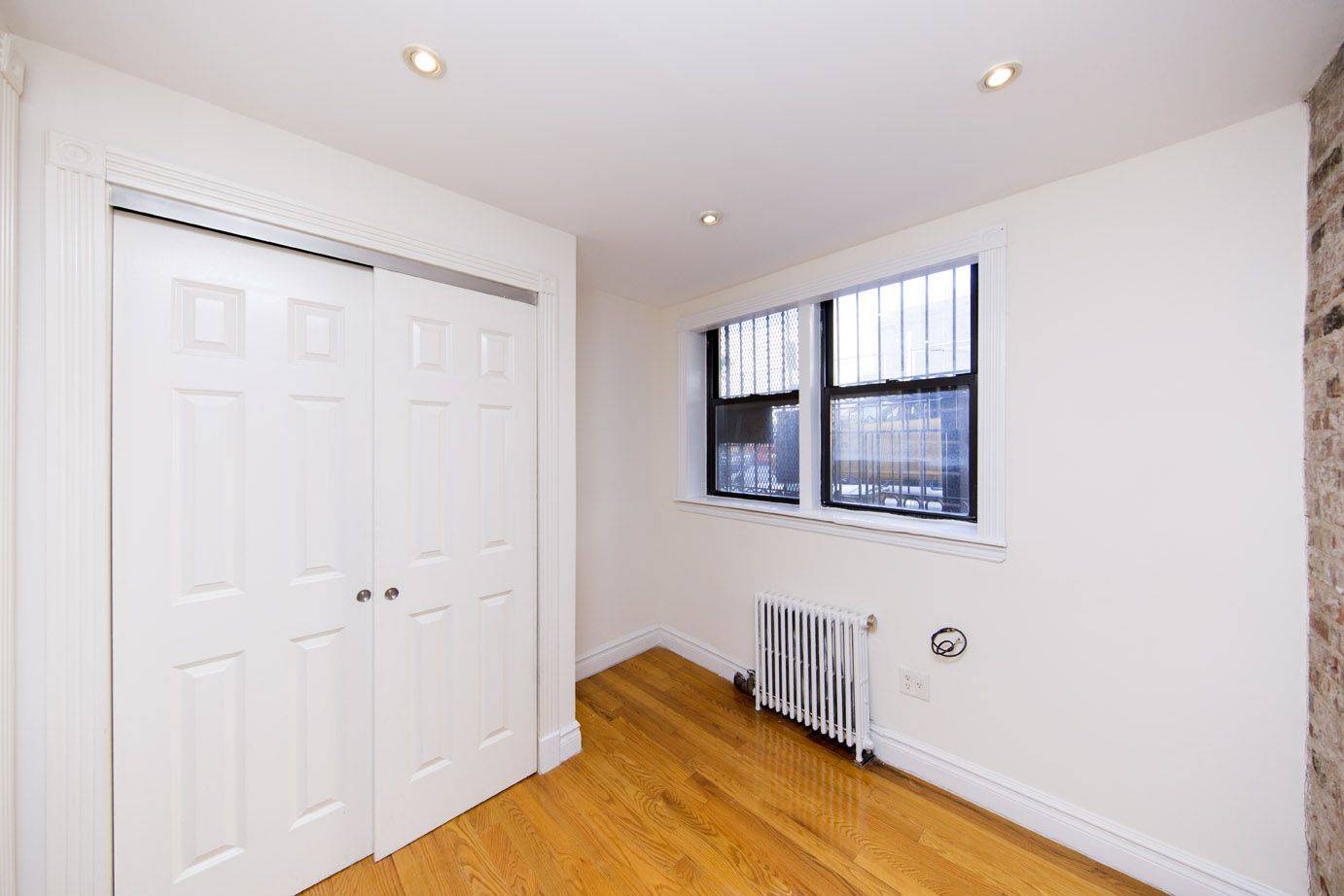 Lovely Upper East One Bedroom, Renovated, No Fee!