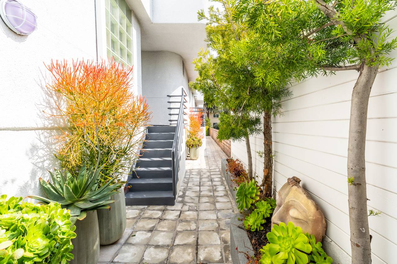 3 Story Townhome in Prime West Hollywood Neighborhood