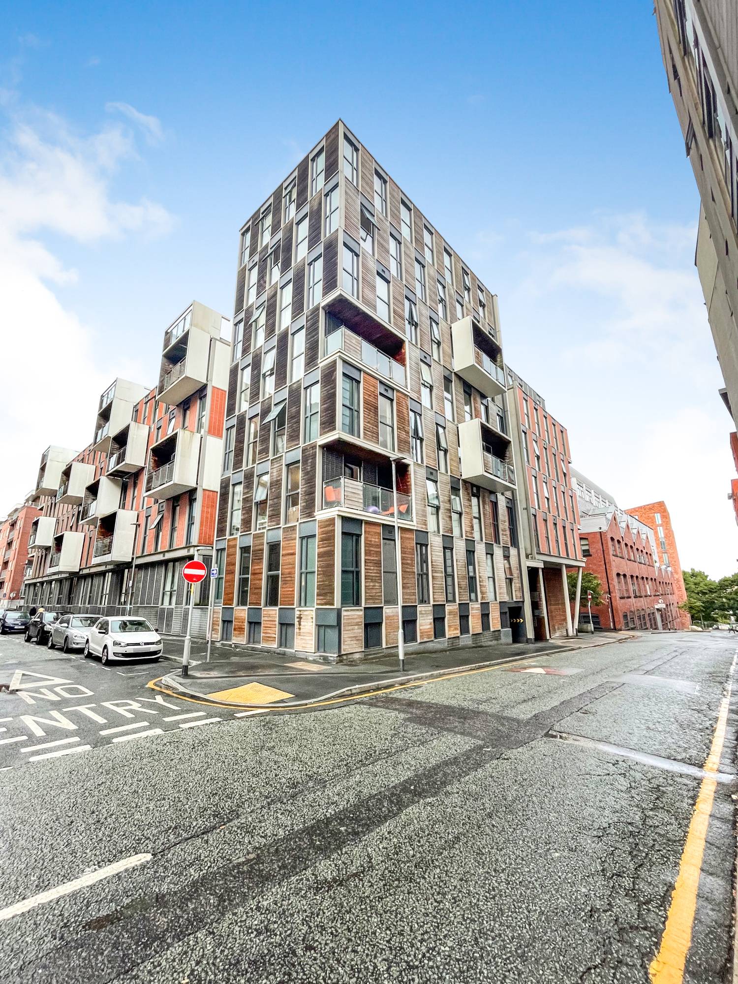A brilliant opportunity to rent a stylish two double bedroom apartment in this innovative development situated next to the Northern Quarter.