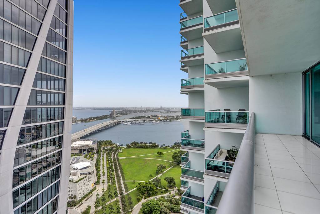 Miami | Waterfront and City Views | 2bed/2.5bath + Office | 1,927 Total SF