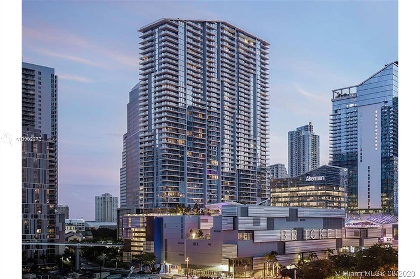 Miami Waterfront Views | Downtown Brickell City Centre