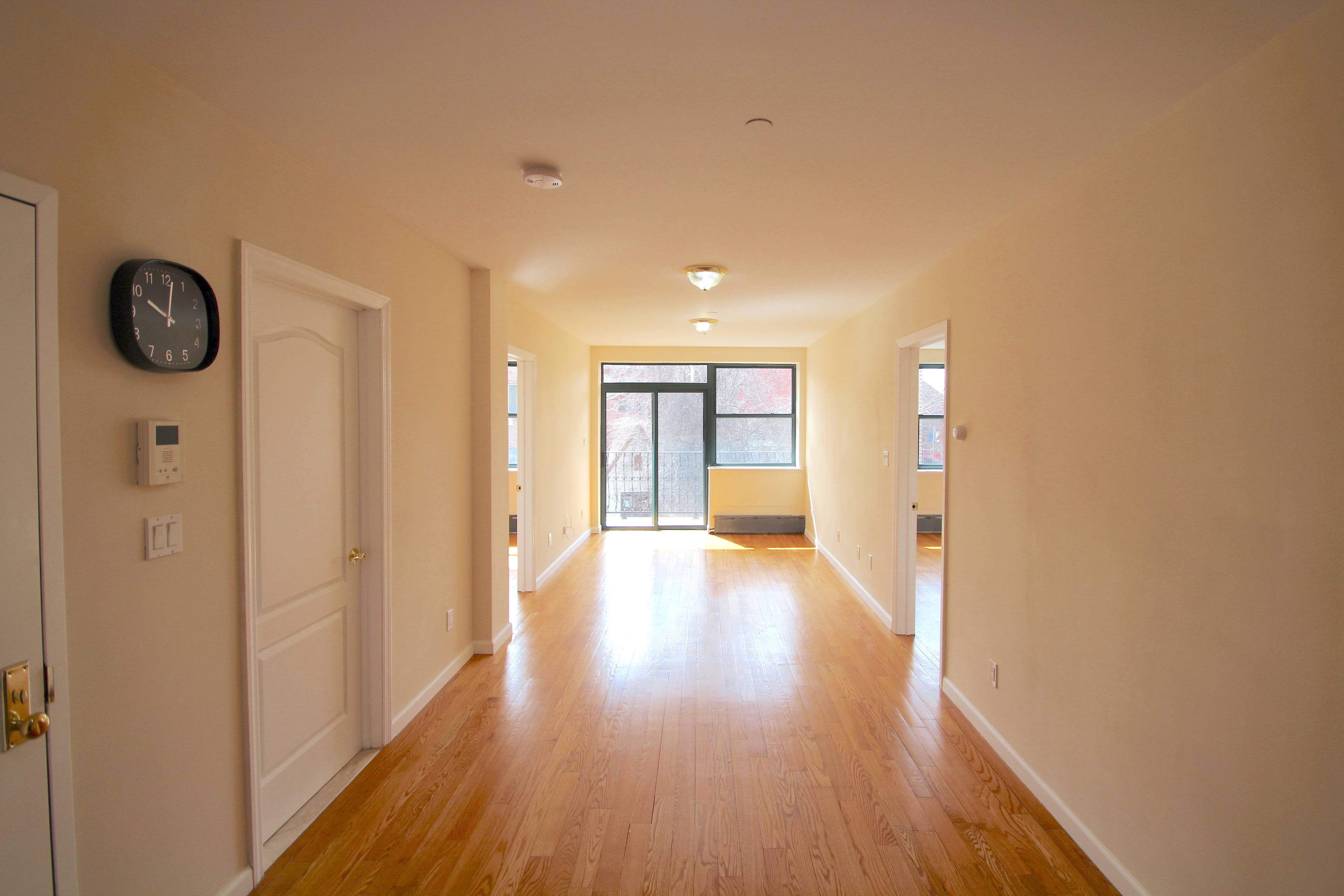 Briarwood, Queens: NO FEE Luxury 2 Bed 2 Bath with Parking & Laundry Hookups