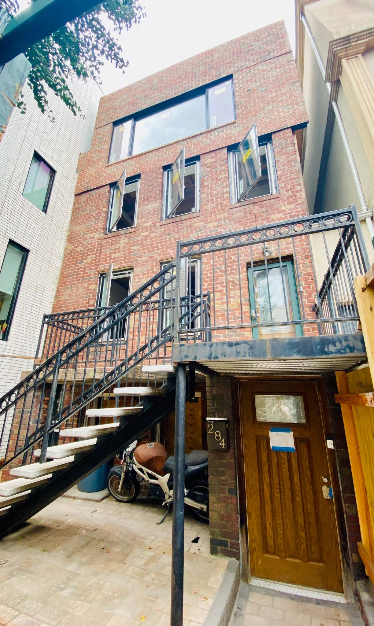 FOUR STORY TOWNHOME RIGHT IN THE HEART OF WILLIAMSBURG