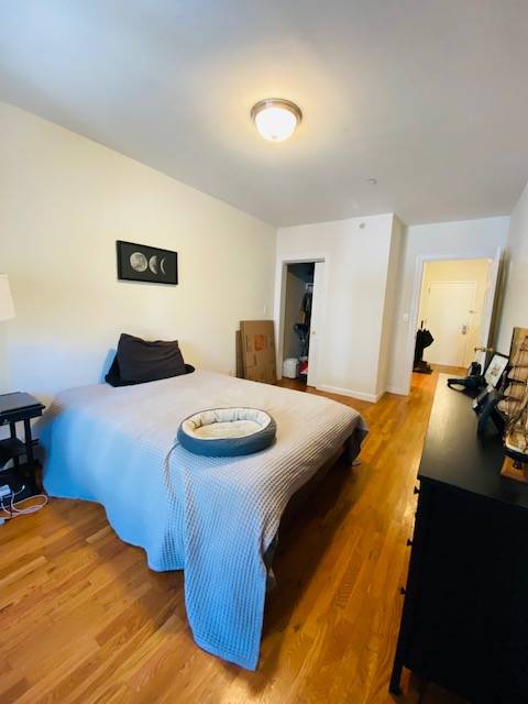 Stunning True One Bedroom boasting chic condo finishes, private outdoor space - PRIME Astoria Location - One Block from the train - Washer Dryer In Building
