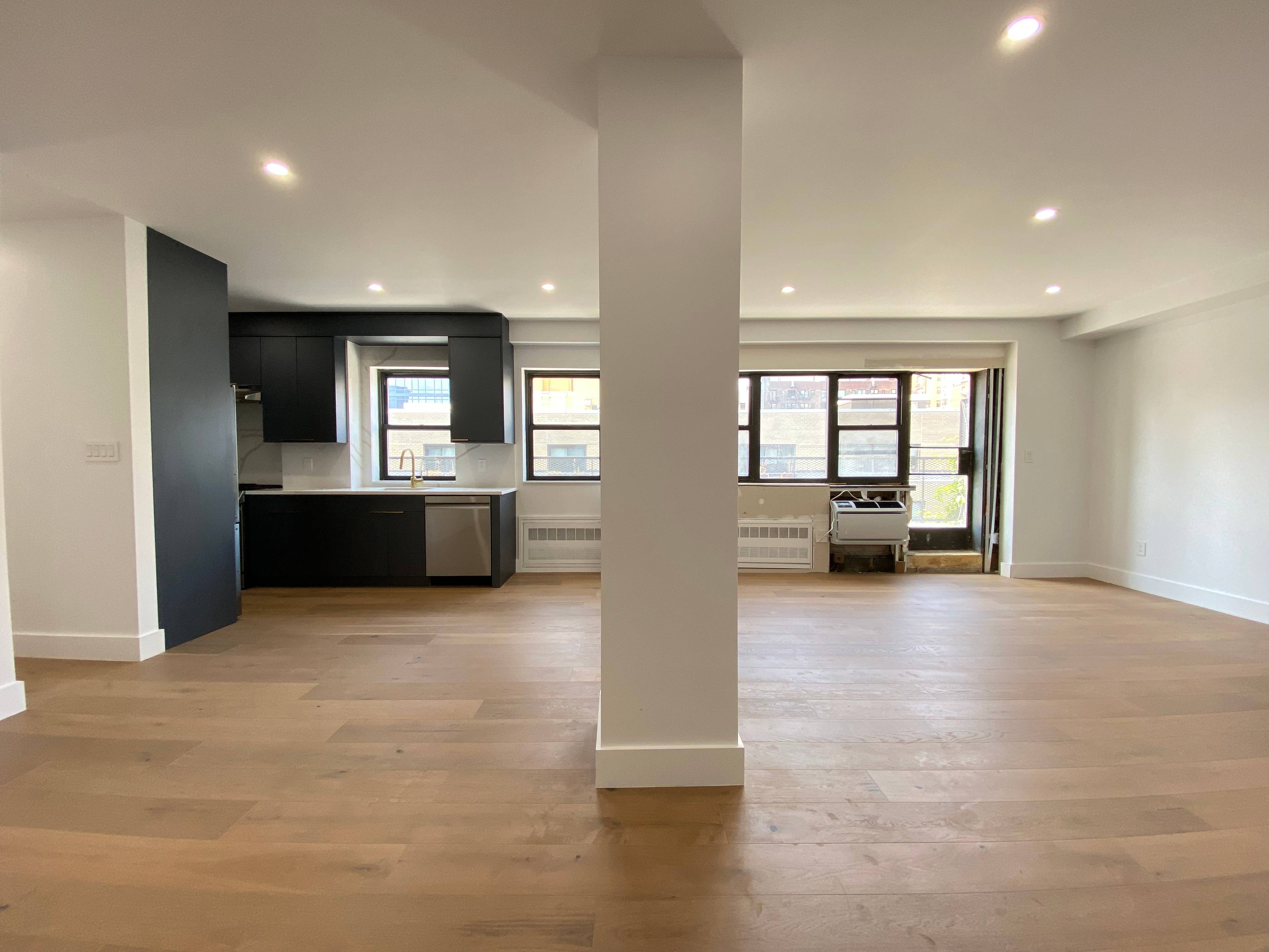 Upper East Side: NO FEE! - Penthouse Apartment with Wrap-Around Terrace