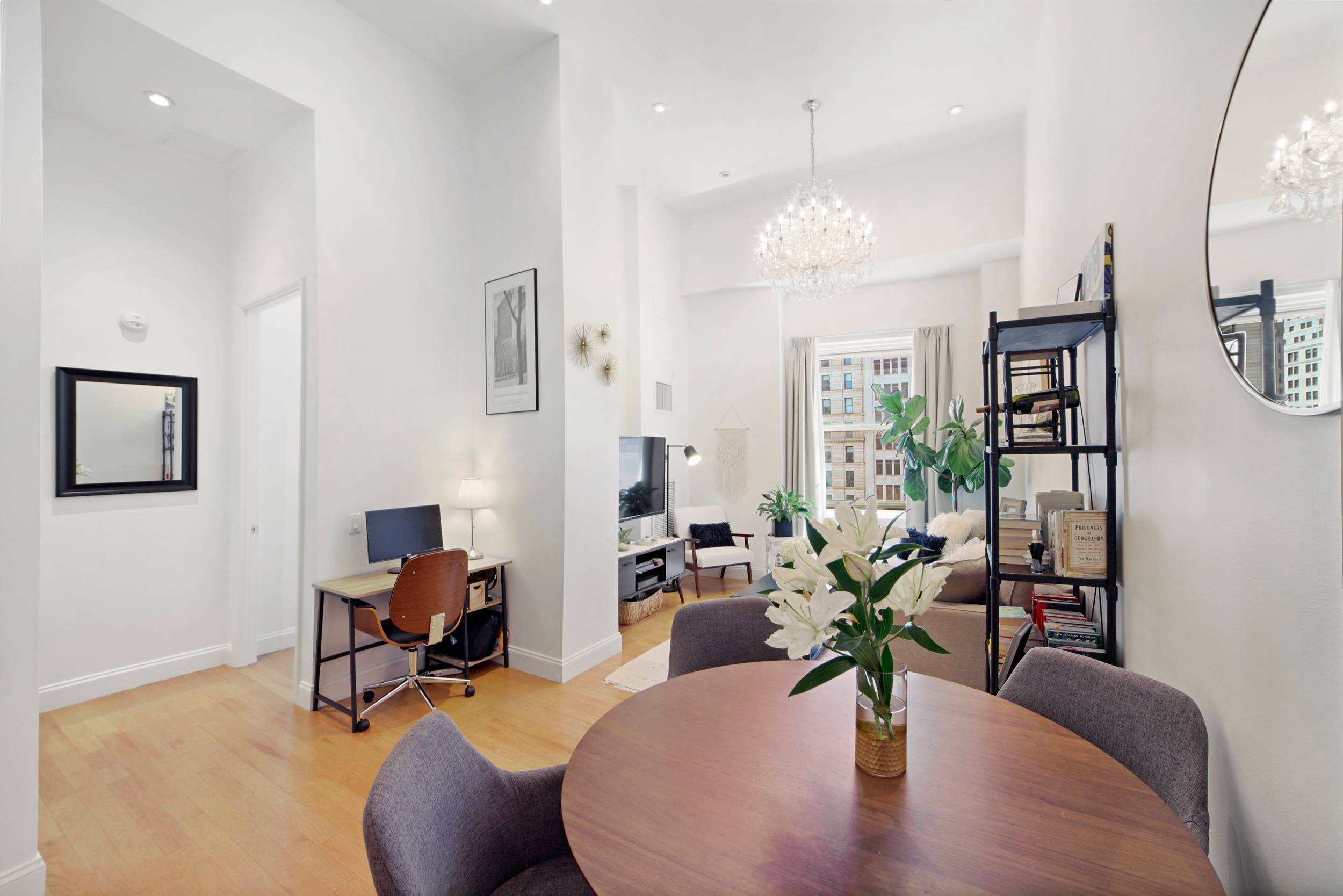 Convertible 2 bedroom loft in FiDi in a full service, white glove building with amenities