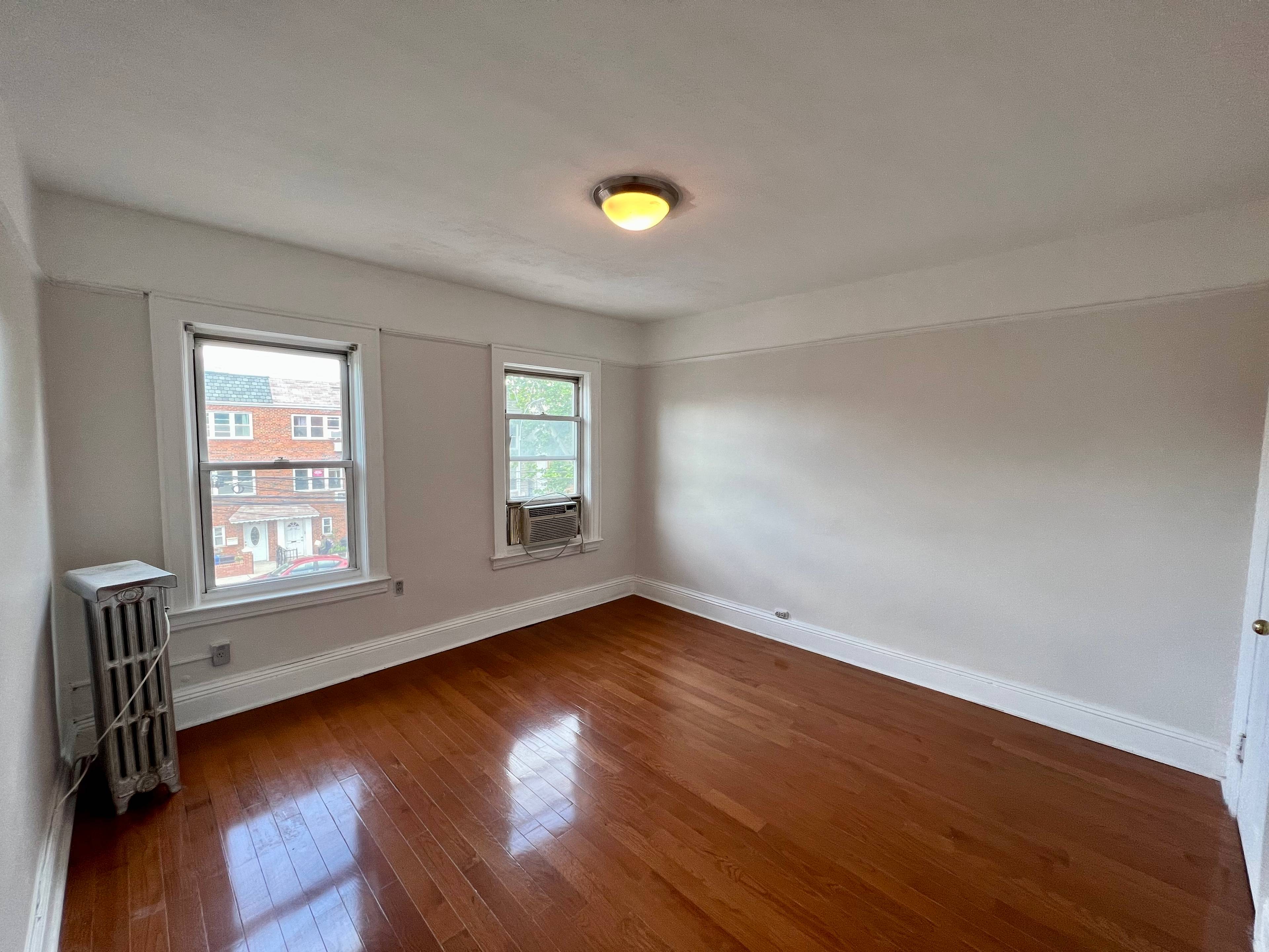 Astoria/Ditmars Blvd: Large Top Floor 1 Bedroom for Rent with Private Entrance