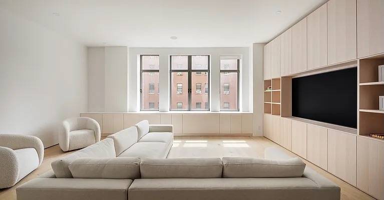 METICULOUSLY DESIGNED 2BR/2BA IN FULL SERVICE CHELSEA BUILDING