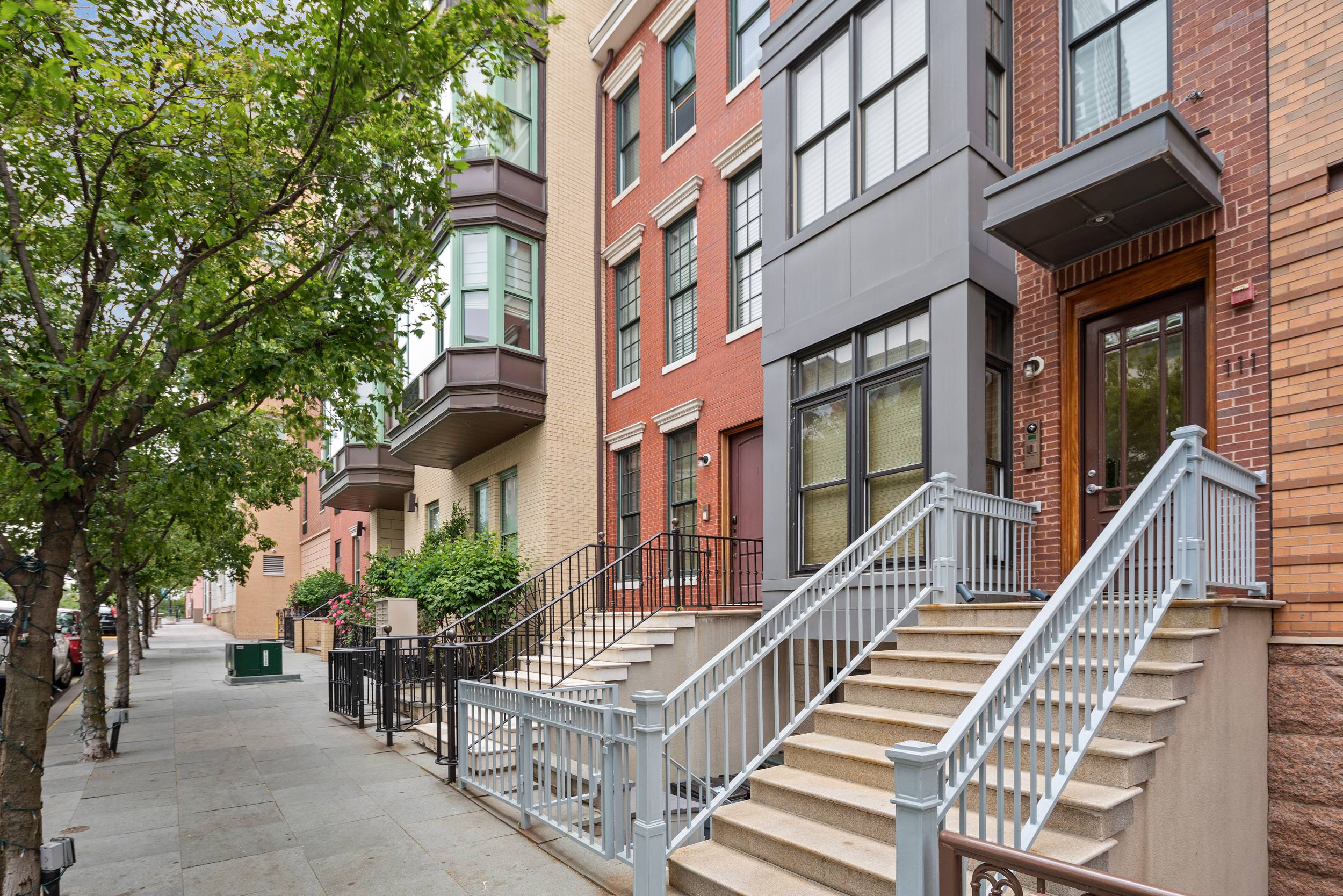Brownstone-StyleHome with Access to Many Amenities in Downtown Jersey City