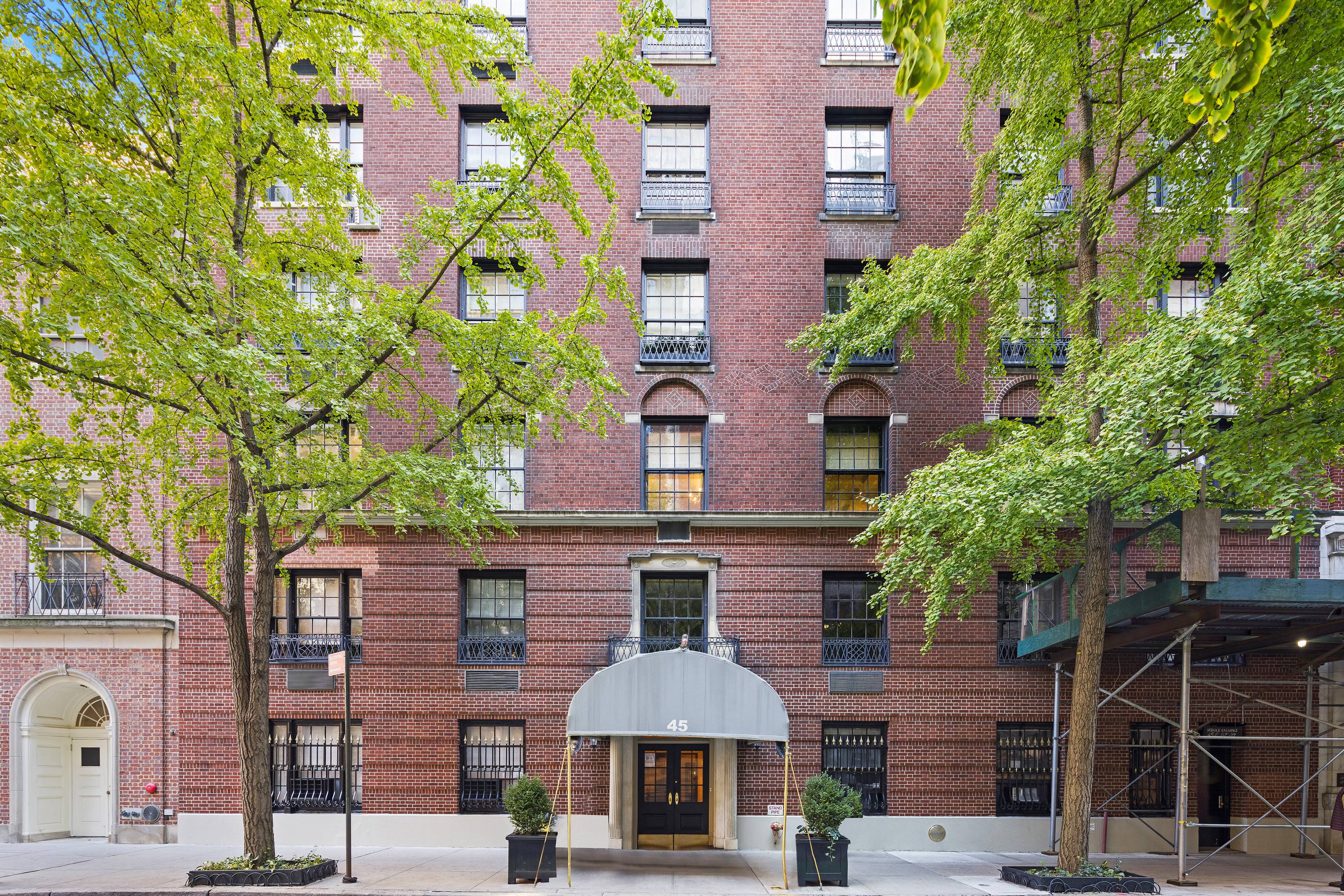 Legal Live/Work 2 Bed 2Bath  White Glove Coop Between Park & Madison--Lenox Hill!