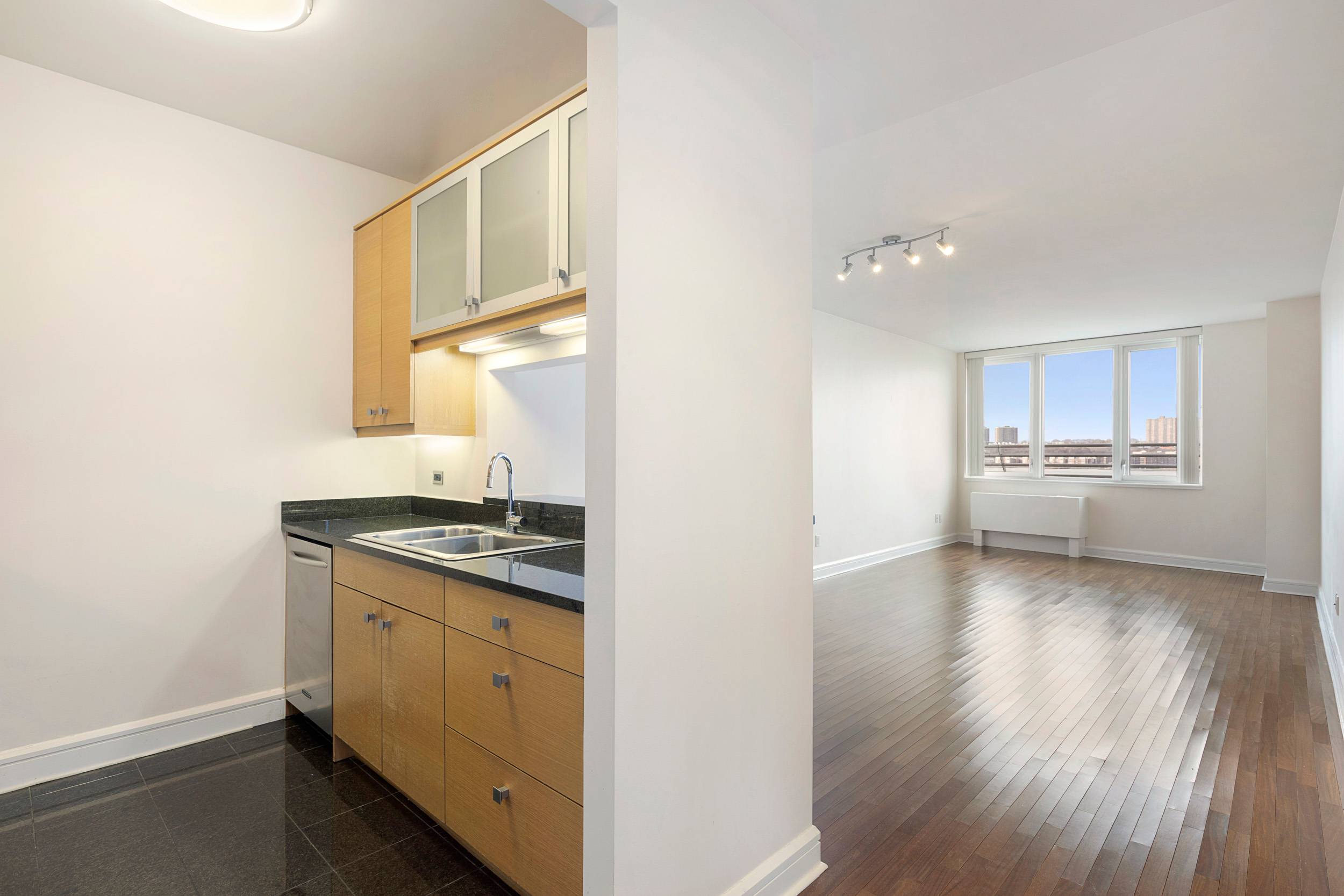 NO FEE! Spacious 1 Bedroom Apartment w/ DIRECT Hudson River Views from ALL Rooms