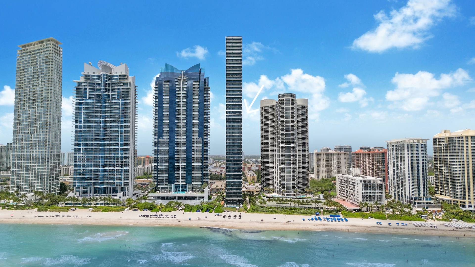 Miami Private Beach Condo| 2 Chambres, 2,5 Salles de bain, 2 places de parking, balcon panoramique 2,042 SF