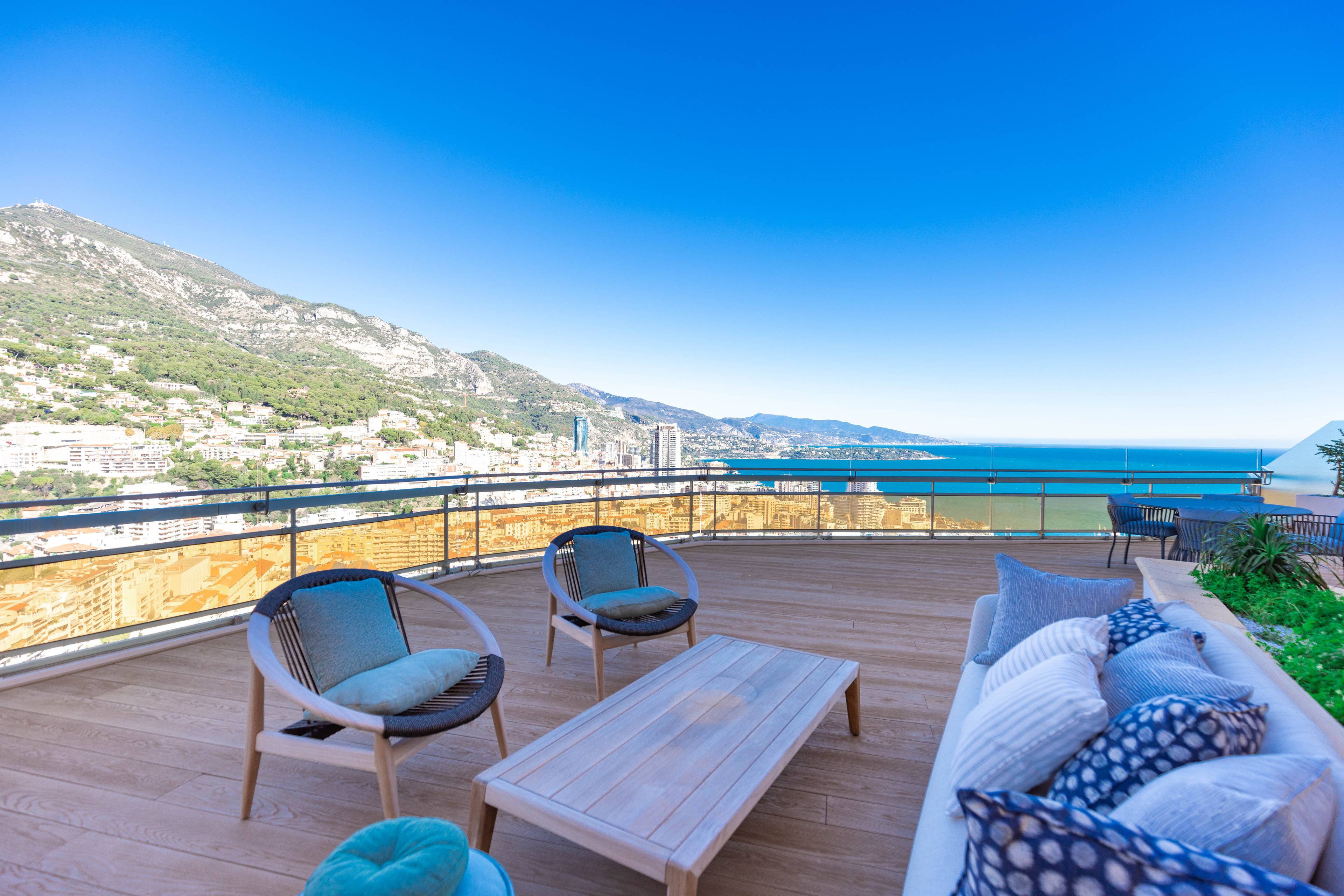 Refined Elegance: Exclusive Apartment in Les Ligures, Jardin Exotique, Monaco