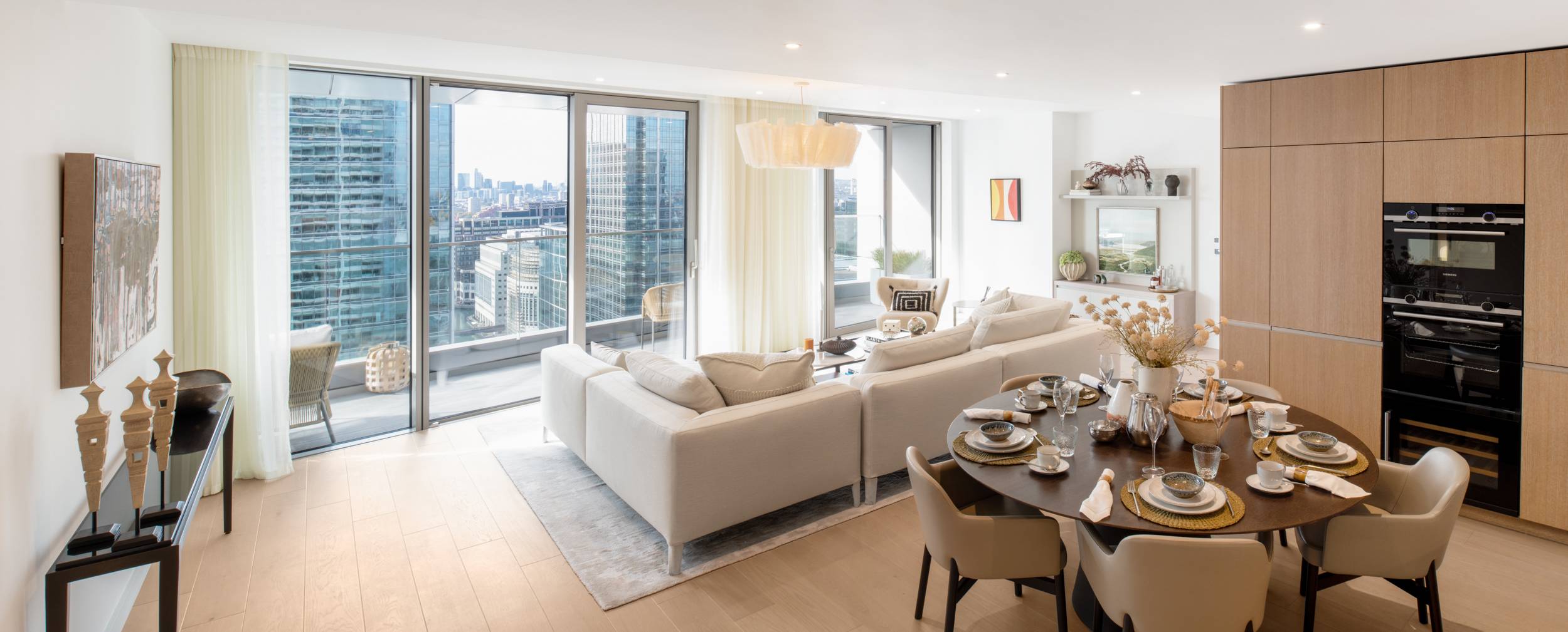The apartment offers amazing views from the 41st floor as well as plenty of living space with its 1335 sq ft of internal area and 230 sq ft balcony.