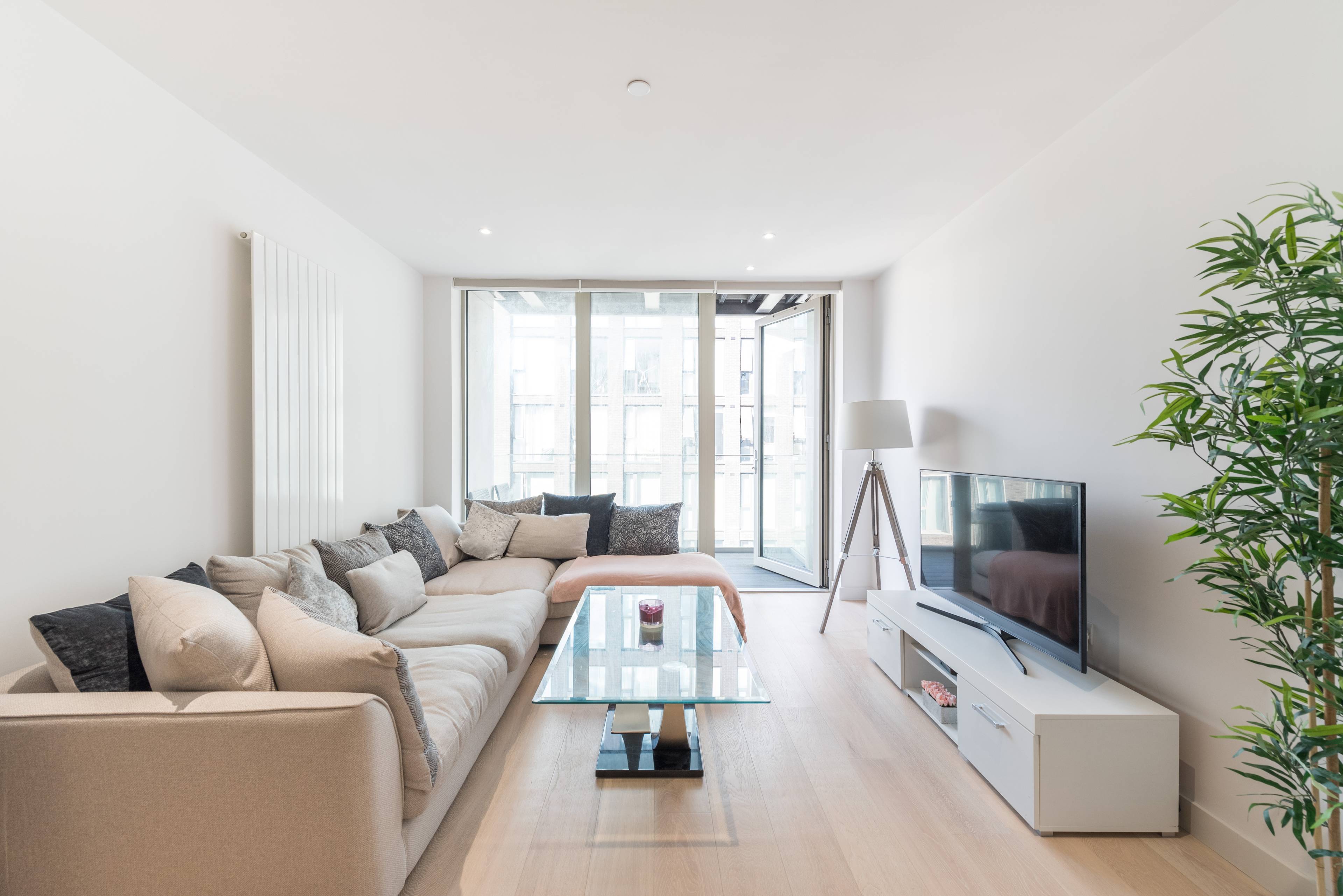 The Royal Wharf community continues to thrive. Now we invite you to be part of this successful environment through the opportunity to own this spacious two-bedroom, two-bathroom apartment.