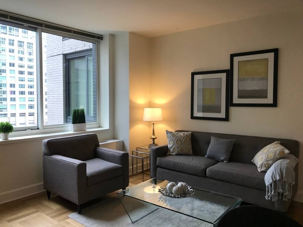 Amazing 1 bedroom apartment with a large living room area with city views! No Fee!