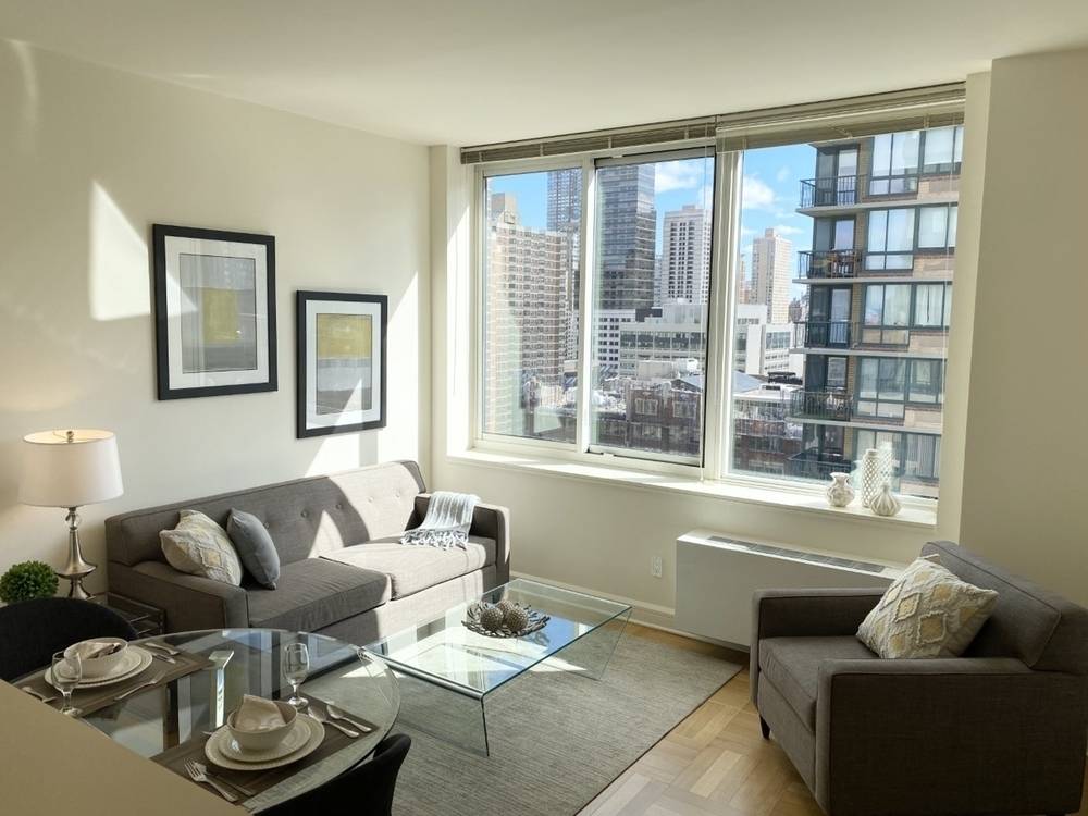 Amazing 1 bedroom apartment with a large living room area with city views! No Fee!