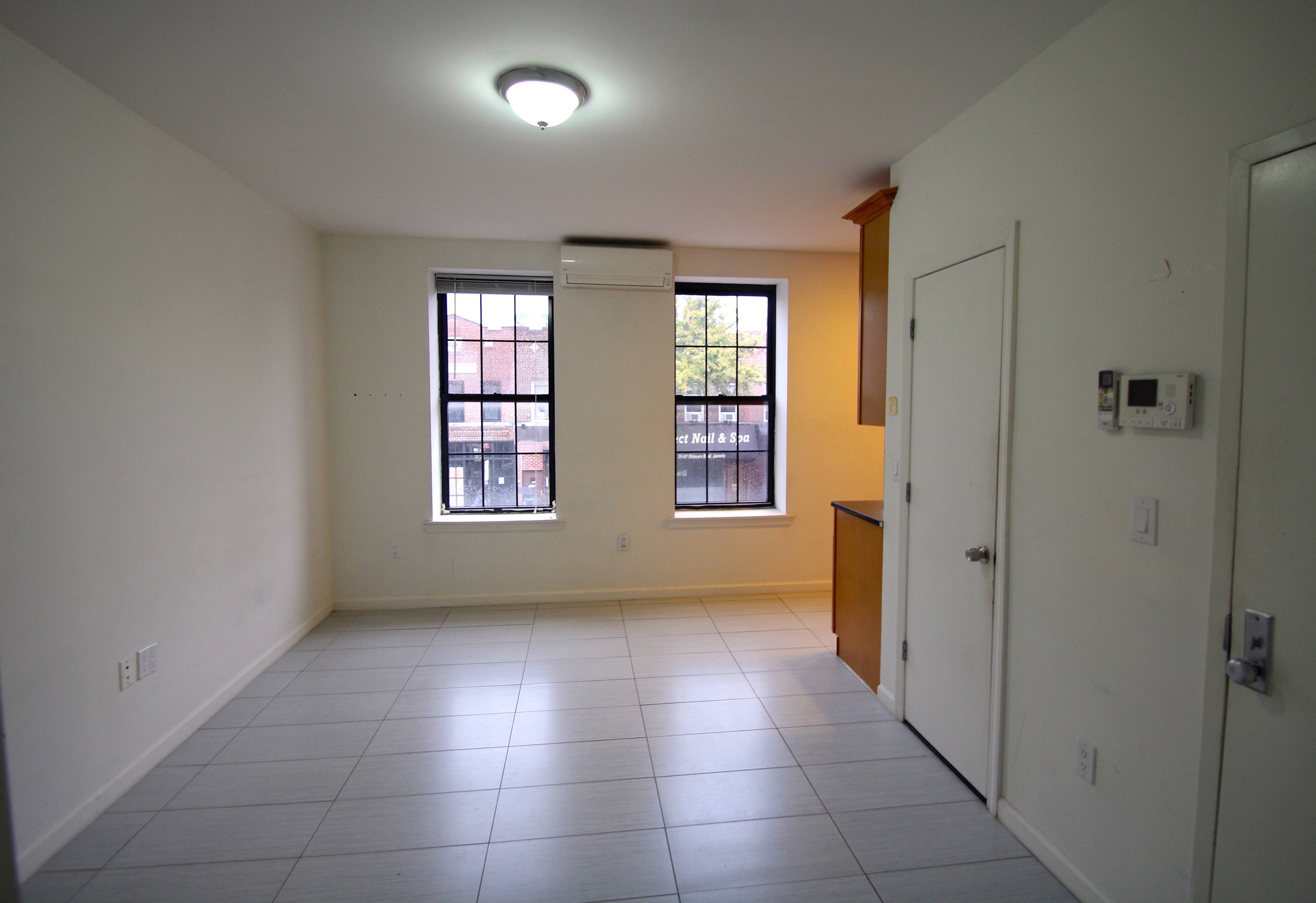 Astoria/Ditmars Blvd: NO FEE! Renovated 1 Bedroom Apartment for Lease
