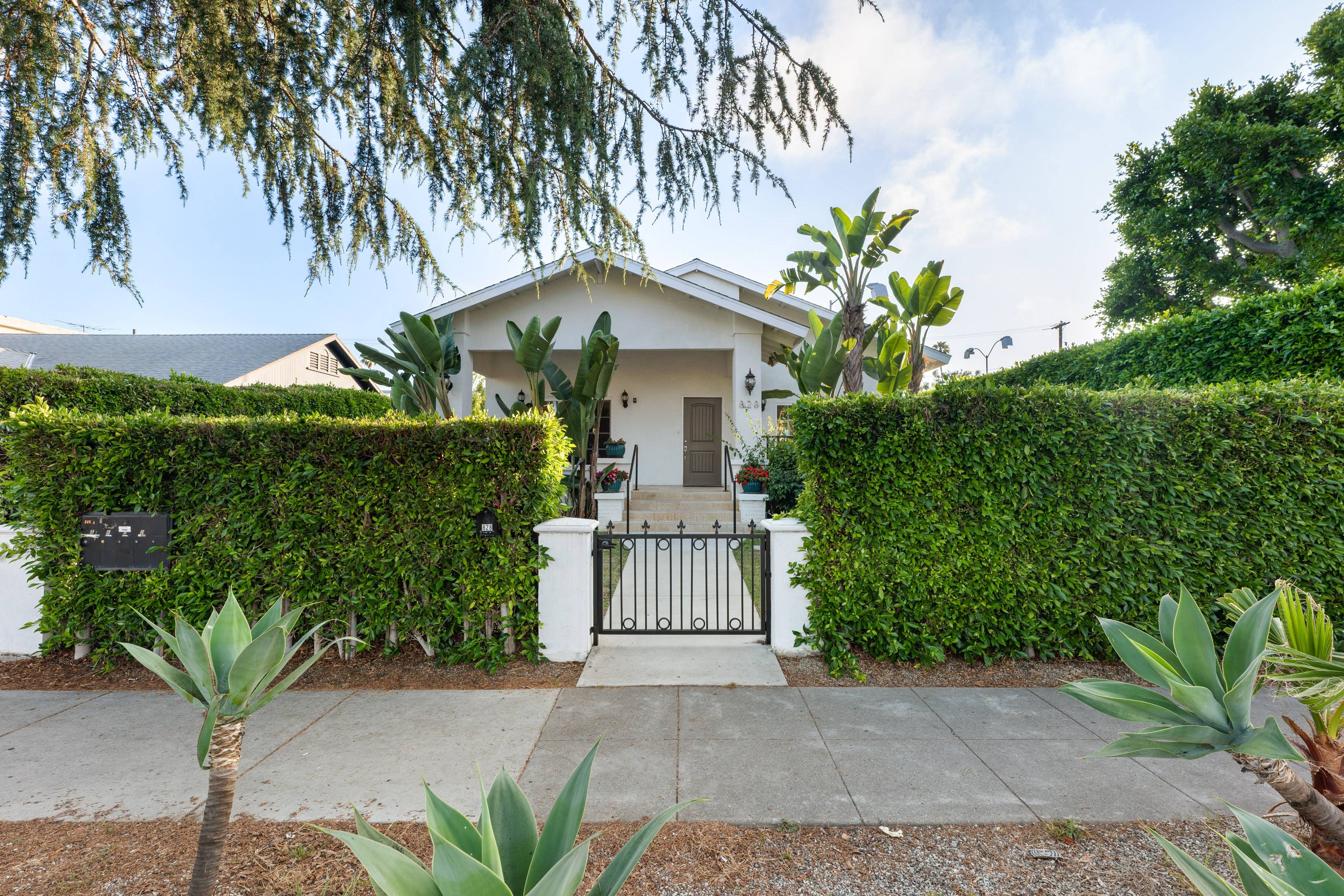 PERFECT BLEND OF COMFORT AND LUXURY IN SANTA MONICA