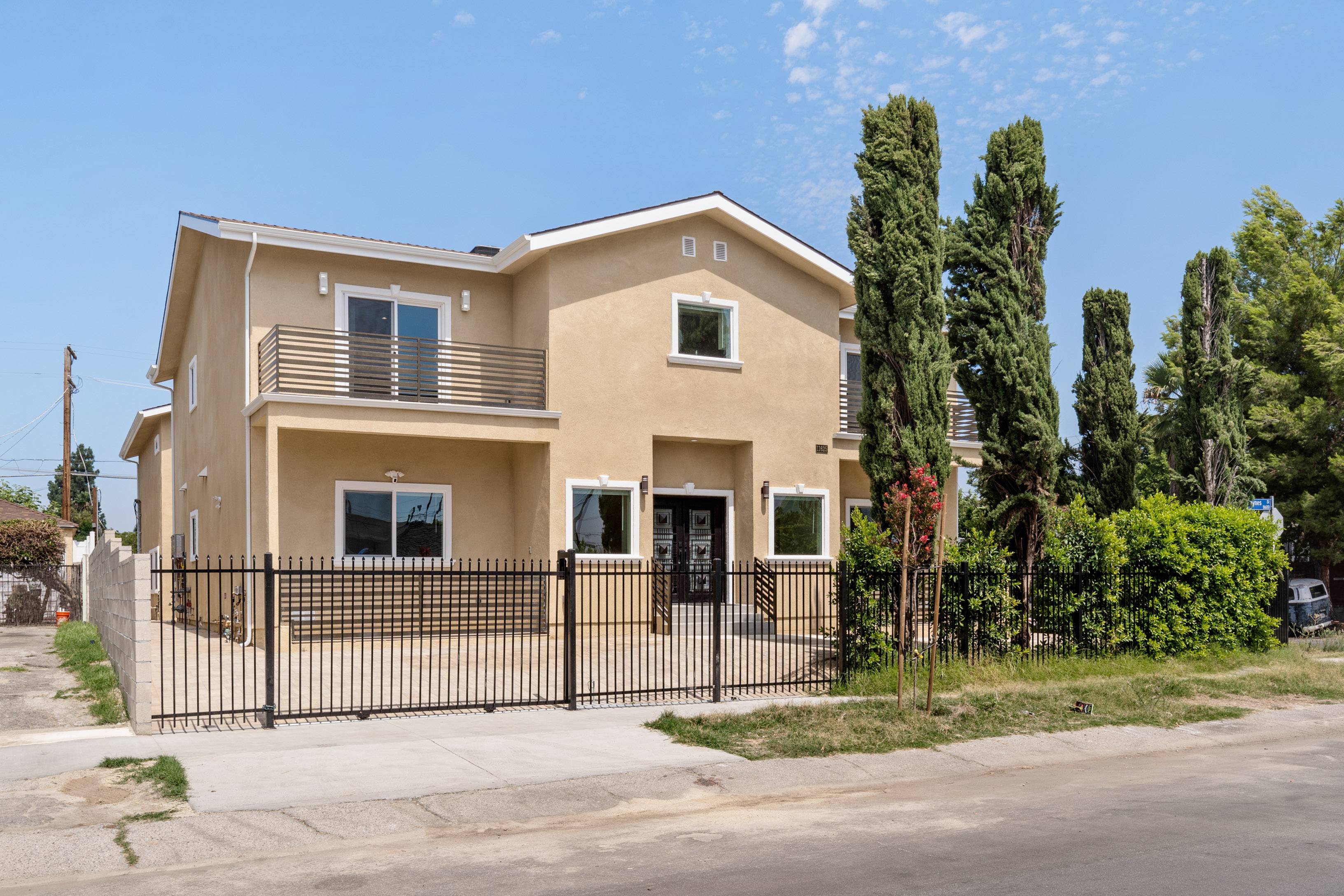 Incredible 3-plex in North Hollywood
