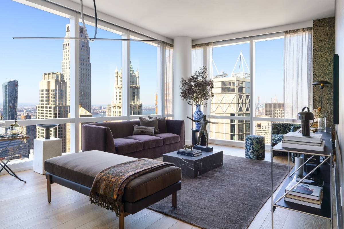 No Fee, Luxury, Airy & Bright Penthouse 2BR/2BA
